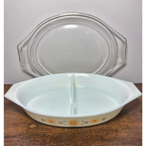 Vintage 60s Pyrex Town and Country Casserole Divided Dish 1.5 QT with Lid - Picture 6 of 12